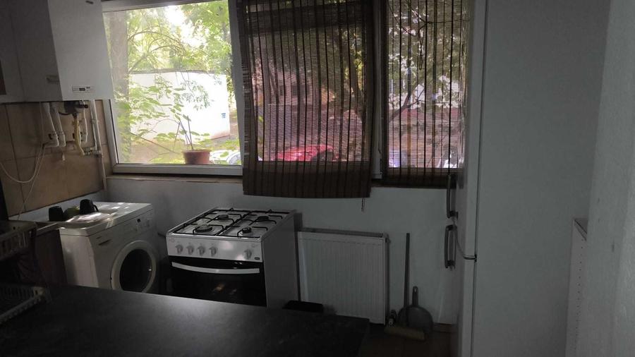 Garsonieră decomandată în Apărătorii Patriei