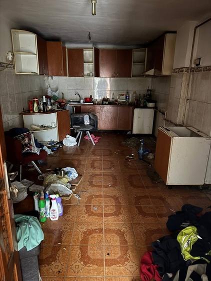Casă cu 6 camere cu Teren 680 Mp în Domnești