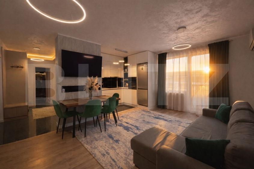 Apartament cu 3 camere semidecomandat, mobilat în Central