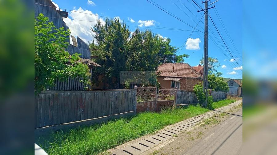 Teren intravilan de 1557 mp, în Jucu de Sus