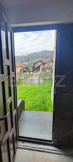 Casă cu Teren 1755 Mp în Malu cu Flori