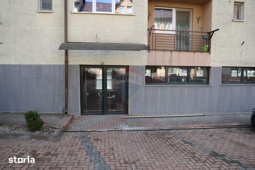 Spațiu comercial, de 317 mp, în Ipotești