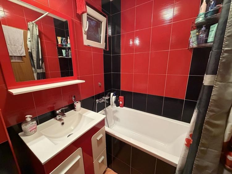 Apartament cu 2 camere decomandat în 14 Mai