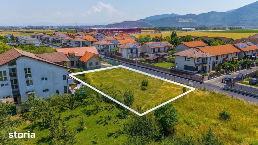 Teren de 885 mp, în Sud