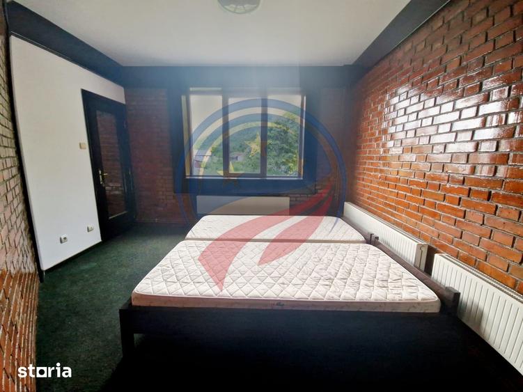 Casă cu Teren 1448 Mp în Central
