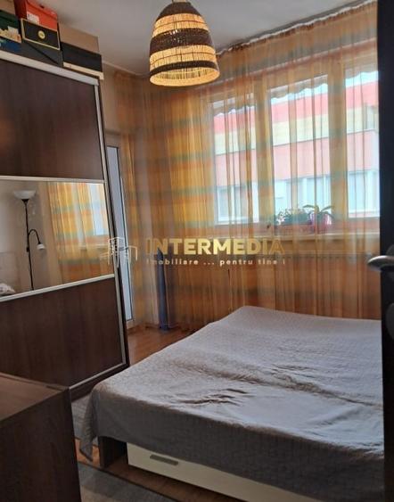 Apartament cu 3 camere decomandat, mobilat în Central