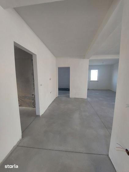 Casă cu 4 camere cu Teren 500 Mp în Central