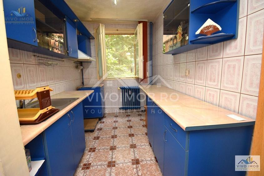 Apartament cu 3 camere semidecomandat în Titan