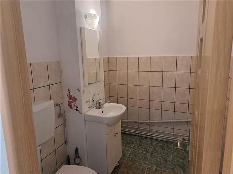Apartament cu 2 camere decomandat în Lenin