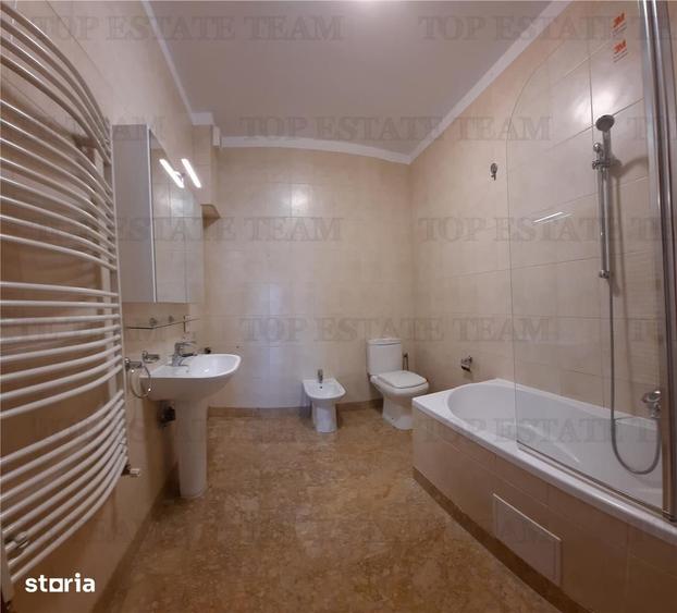 Apartament cu 4 camere în Aviatorilor