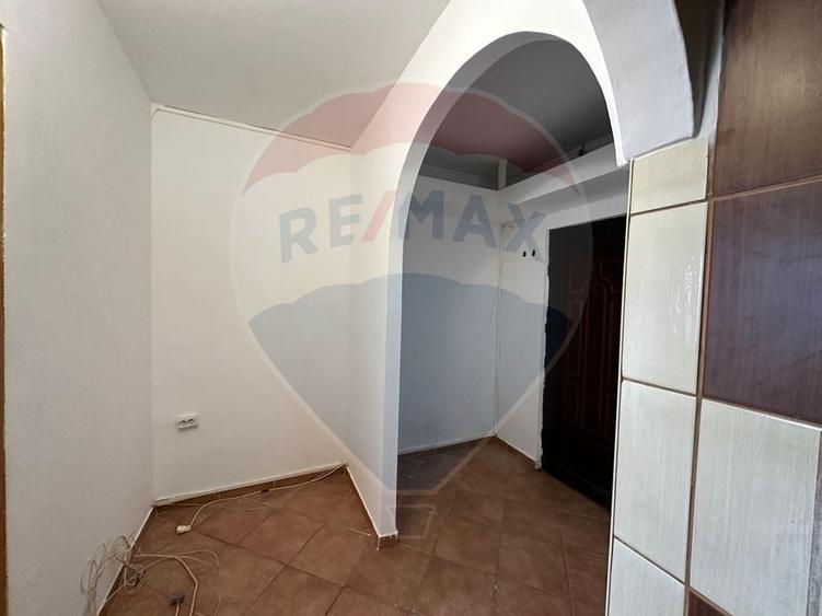 Apartament cu 1 camere semidecomandat în Calea Moinești