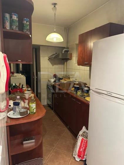 Apartament cu 2 camere semidecomandat, mobilat în P-ța Romană