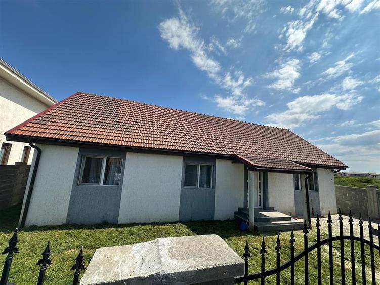 Casă cu 4 camere cu Teren 365 Mp în Exterior Sud