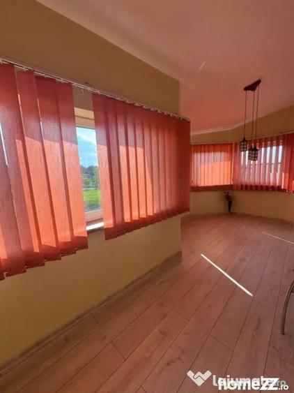 Casă cu 7 camere cu Teren 2500 Mp în Siret