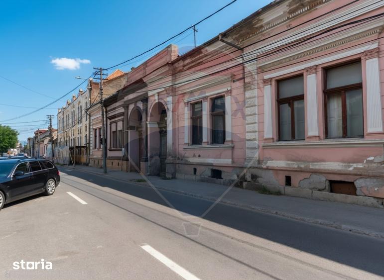 Casă cu 6 camere cu Teren 331 Mp în Ultracentral