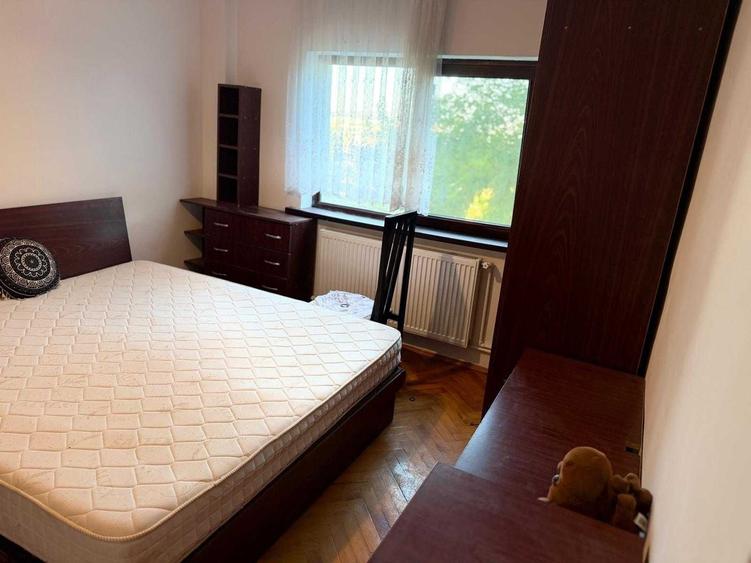Apartament cu 2 camere semidecomandat în Albești