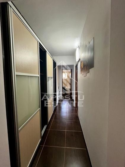 Apartament cu 3 camere decomandat, mobilat în Aradului