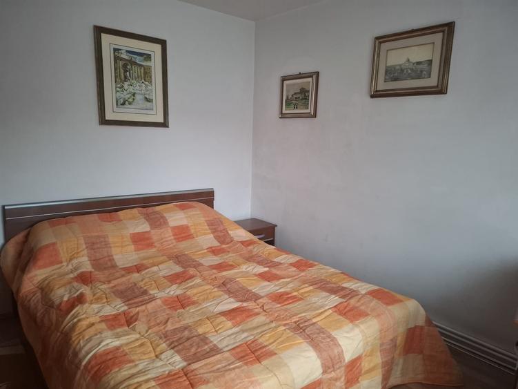 Apartament cu 3 camere decomandat în Exterior Vest