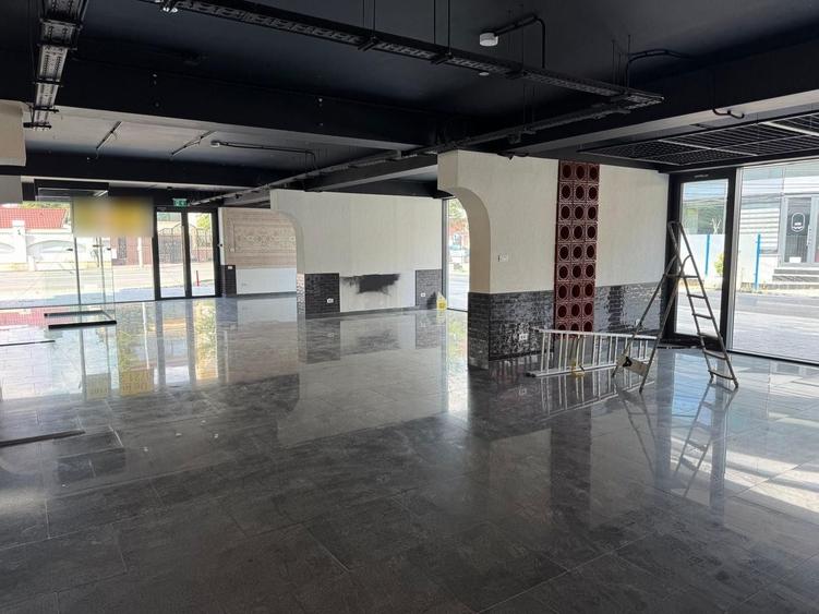 Spațiu comercial, de 280 mp, în Central