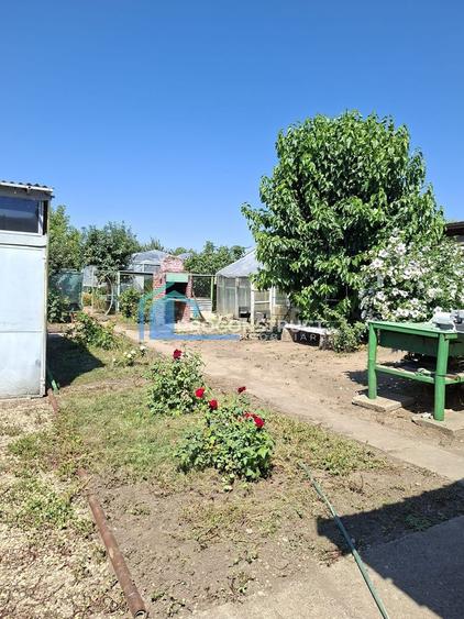 Casă individuală cu 3 camere cu Canalizare în Giarmata