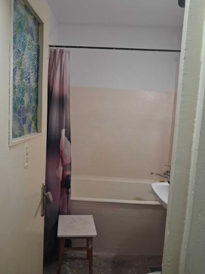 Apartament cu 3 camere semidecomandat în Dacia