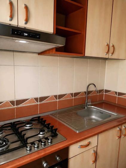 Apartament cu 3 camere decomandat în Lujerului