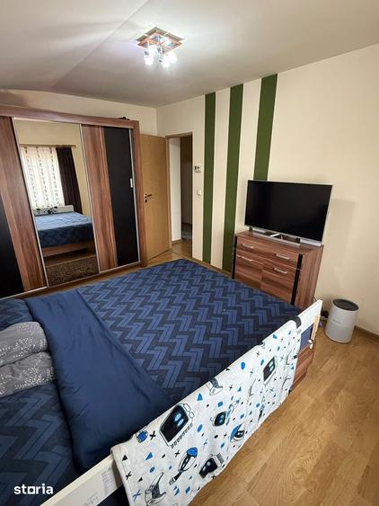Apartament cu 3 camere decomandat în Dâmbovița