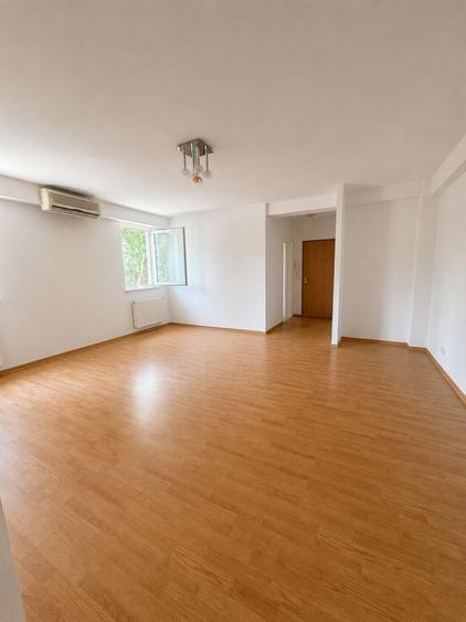 Apartament cu 2 camere decomandat în Lipovei