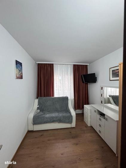 Apartament cu 3 camere în Baza 3