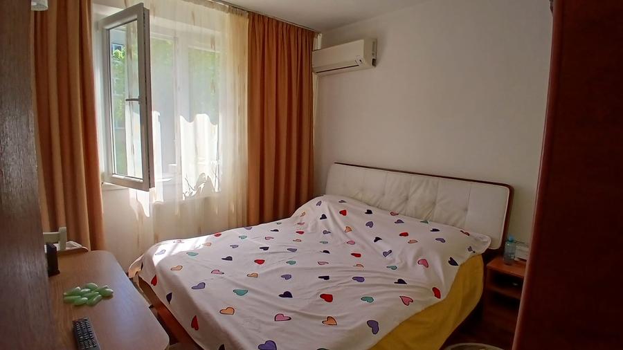 Apartament cu 3 camere decomandat, mobilat în Berceni