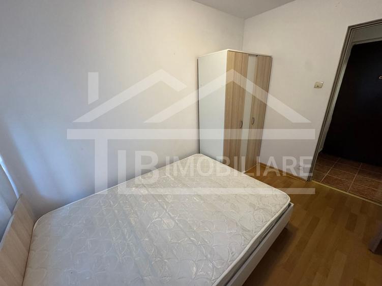 Apartament cu 3 camere semidecomandat în 7 Noiembrie