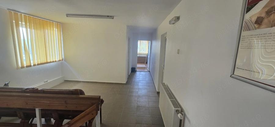 Spațiu comercial, de 380 mp, în Blejoi