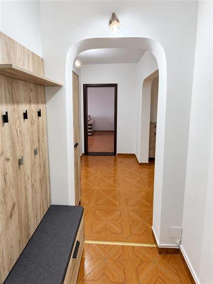 Apartament cu 4 camere decomandat, mobilat în Pantelimon
