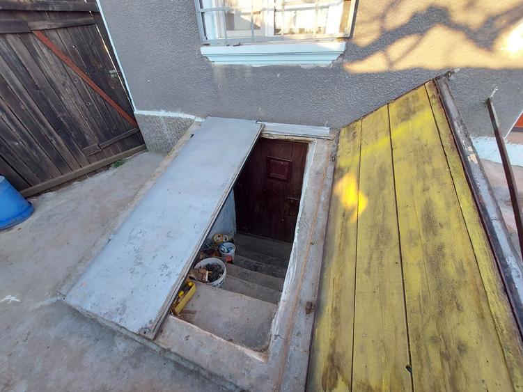 Casă cu 3 camere în Topalu