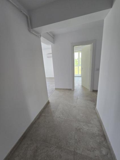 Apartament cu 3 camere decomandat în Gherăiești