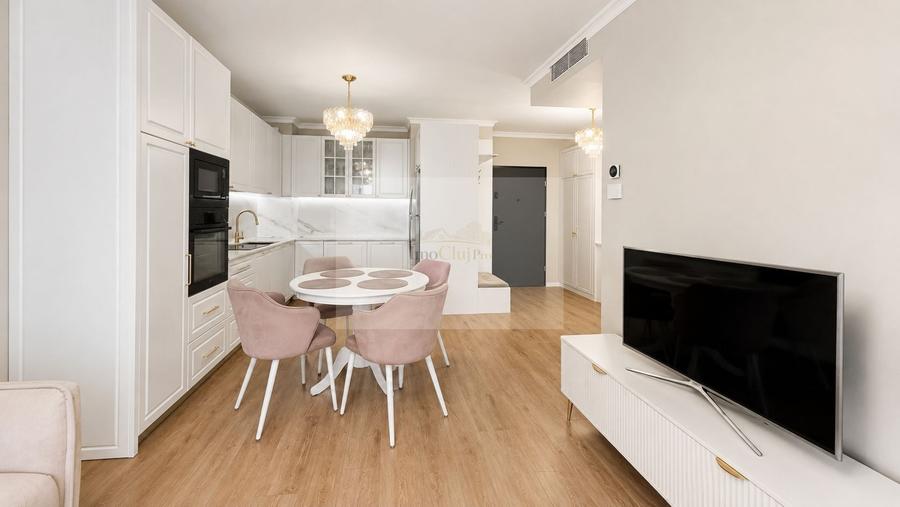Apartament cu 3 camere semidecomandat, mobilat în Semicentral