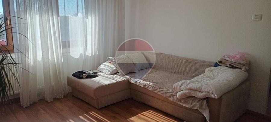 Apartament cu 2 camere semidecomandat în Polivalentă