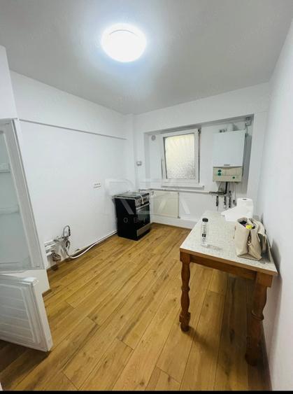 Apartament cu 4 camere decomandat în Tineretului