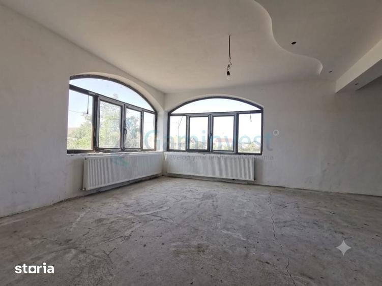 Casă cu 4 camere cu Teren 1433 Mp în Oșorhei