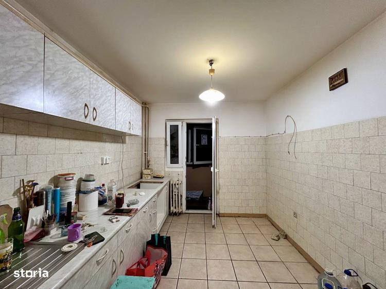 Apartament cu 3 camere decomandat în Republicii