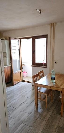 Apartament cu 3 camere semidecomandat, mobilat în Grigorescu