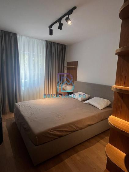 Apartament cu 3 camere decomandat în Tineretului