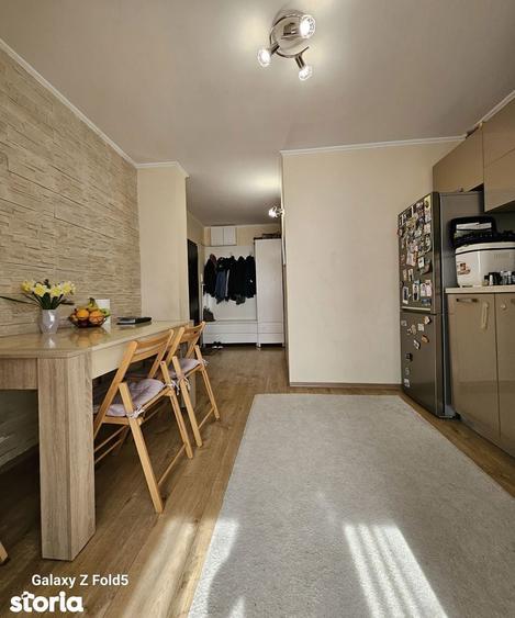 Apartament cu 3 camere decomandat în Rogerius