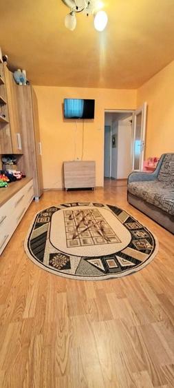 Apartament cu 3 camere decomandat în Ludoș