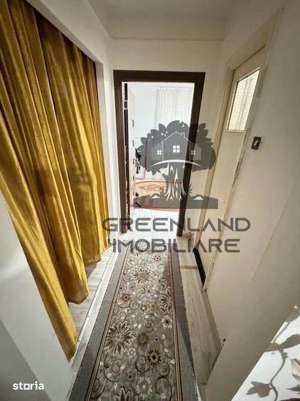 Apartament cu 2 camere semidecomandat în Podu Roș