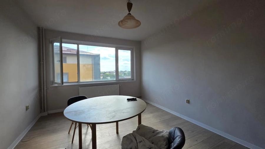 Apartament cu 2 camere decomandat în Complex Studențesc