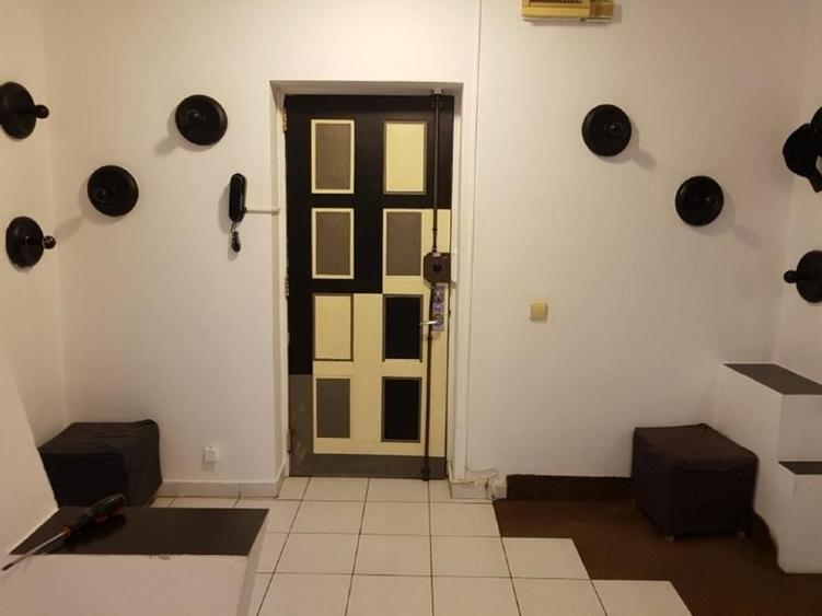 Apartament cu 2 camere decomandat, mobilat în Calea Călărașilor