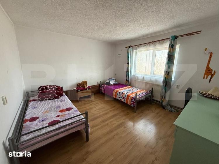 Casă cu 4 camere cu Teren 770 Mp în Păulești