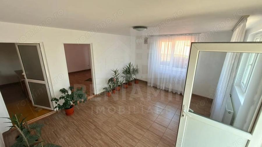 Casă cu 5 camere cu Teren 176 Mp în Central