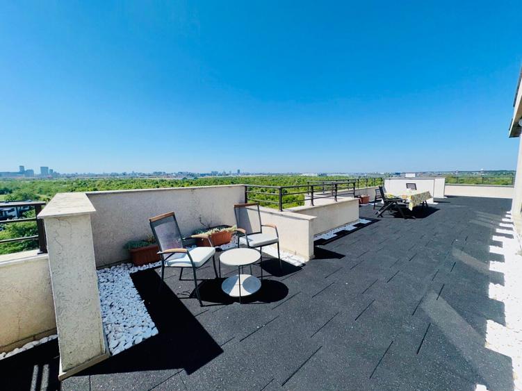 Apartament cu 5 camere decomandat, mobilat în Băneasa